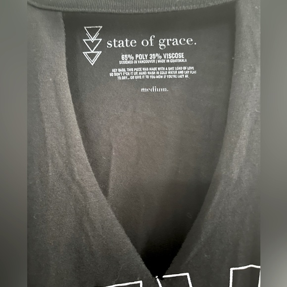 BABE cut off sleeve v-neck tank top - Picture 3 of 4